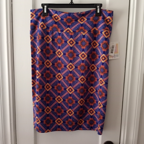 Lularoe Cassie Pencil Skirt Size XL Diamond Print - Picture 1 of 8